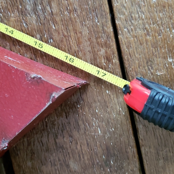 Red Metal Arrow Decor - Picture 8 of 10